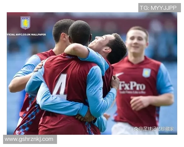 与足球明星亲密合影的美好瞬间分享与回忆